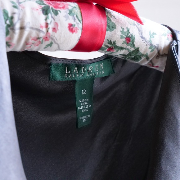 Gorgeous 90s/y2k Lauren Ralph Lauren gunmetal grey silk ruffle wrap top - Picture 4 of 7